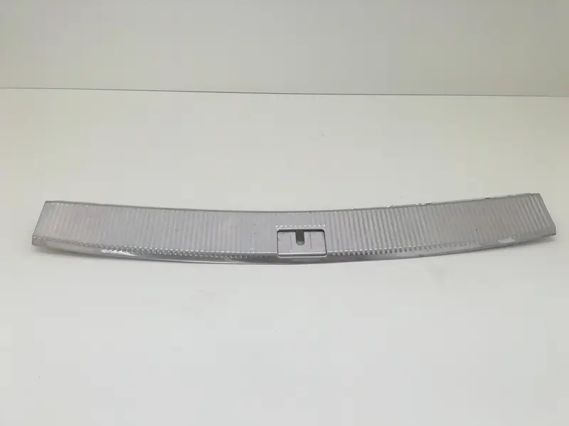 Modanatura Copribagagliaio VOLKSWAGEN Touareg 1° Serie 7L6863459 Diesel 5000 (02>06)