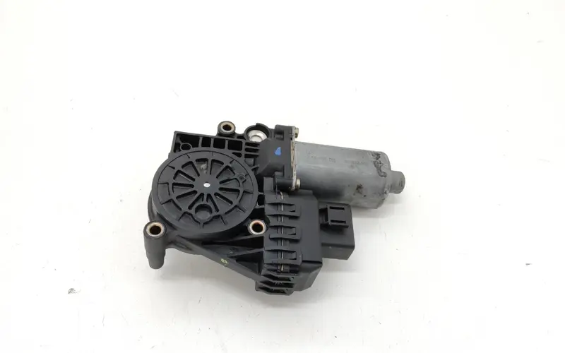 Motorino Alzavetro anteriore destra AUDI A6 Allroad (00>06) 4B0959802E 0130821774 Diesel 2.5 (00>06)