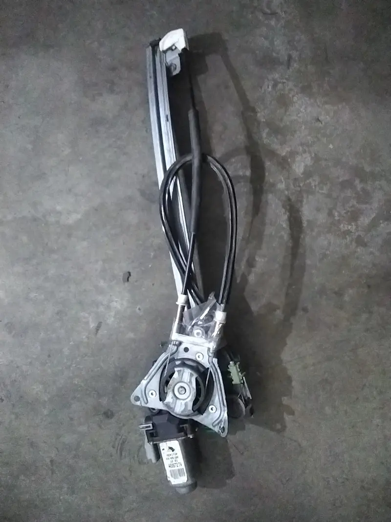 Motorino alzavetro anteriore destro peugeot 306 codice 400672