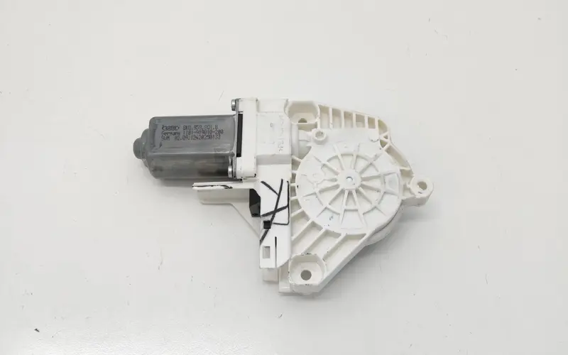 Motorino Alzavetro Anteriore Sinistro AUDI A6 Avant Serie C7 (4G5) (11>) 8K0959801B Diesel 3.0 (11>18)