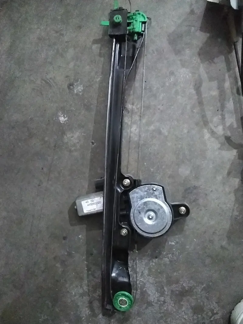 Motorino alzavetro anteriore sinistro fiat punto codice 465363120