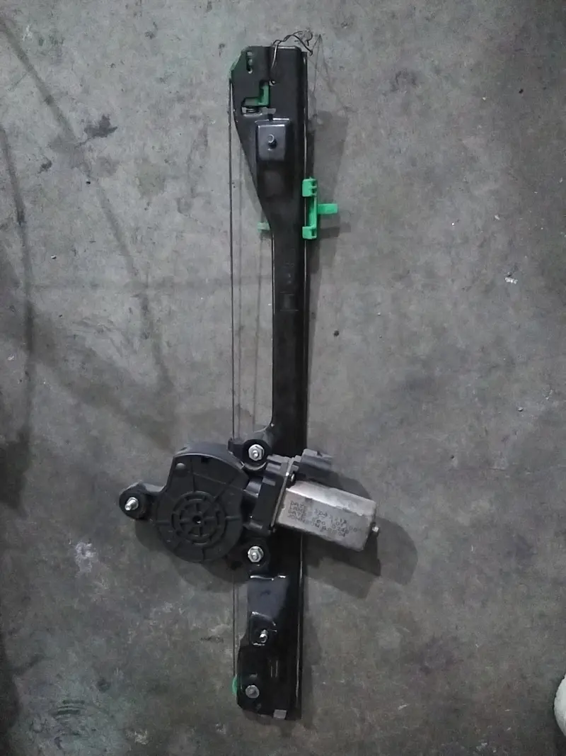 Motorino alzavetro anteriore sinistro fiat punto codice 5000246