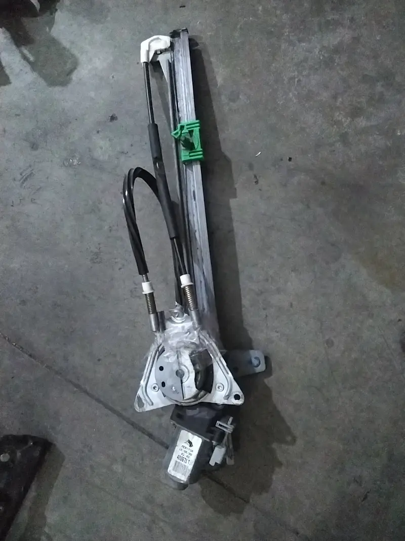Motorino alzavetro anteriore sinistro peugeot 306 codice 400671
