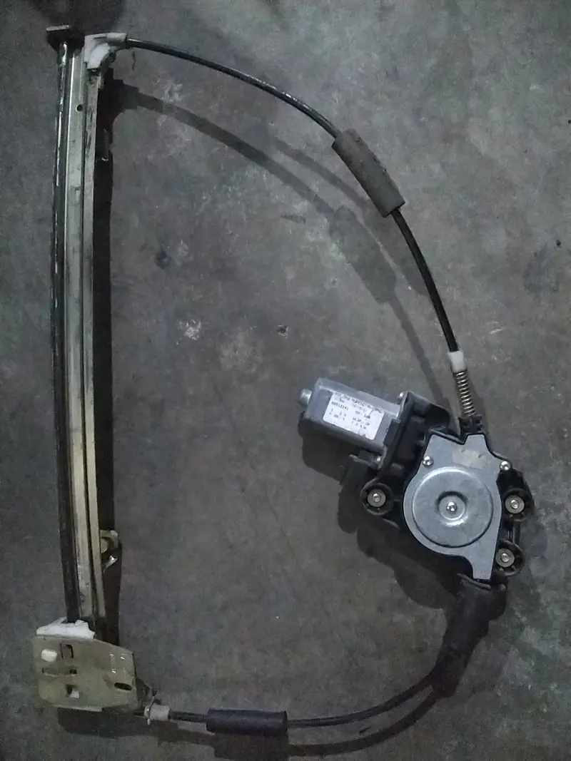 Motorino alzavetro destro fiat 600 codice 46512241
