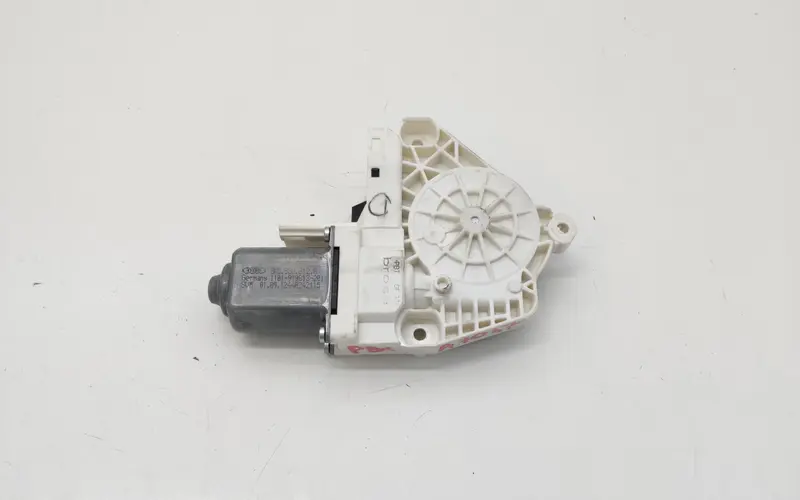 Motorino Alzavetro posteriore destra AUDI A6 Avant Serie C7 (4G5) (11>) 8K0959812A Diesel 3.0 (11>18)