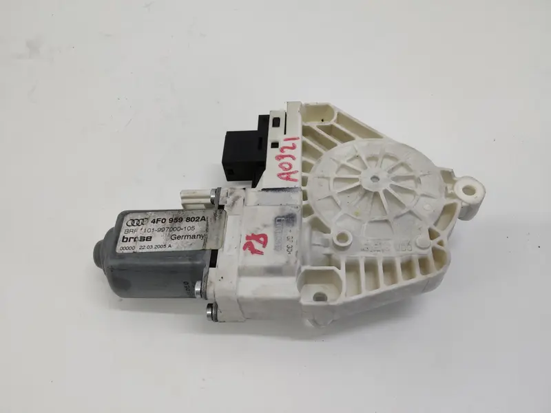 Motorino Alzavetro posteriore destra AUDI A6 Berlina Serie C4 (4A2) (94>97) 4F0959802A Diesel 2000 (94>97)