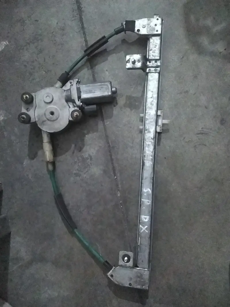 Motorino alzavetro posteriore destro Fiat multipla codice 46510629