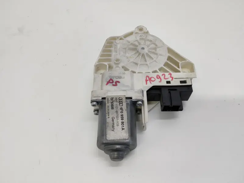 Motorino Alzavetro Posteriore Sinistro AUDI A6 Berlina Serie C4 (4A2) (94>97) 4F0959801A Diesel 2000 (94>97)