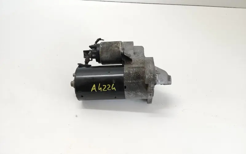 Motorino d' avviamento RENAULT Clio Serie IV (12>19) 233001073R 233001073R Diesel 1.5 (12>19)