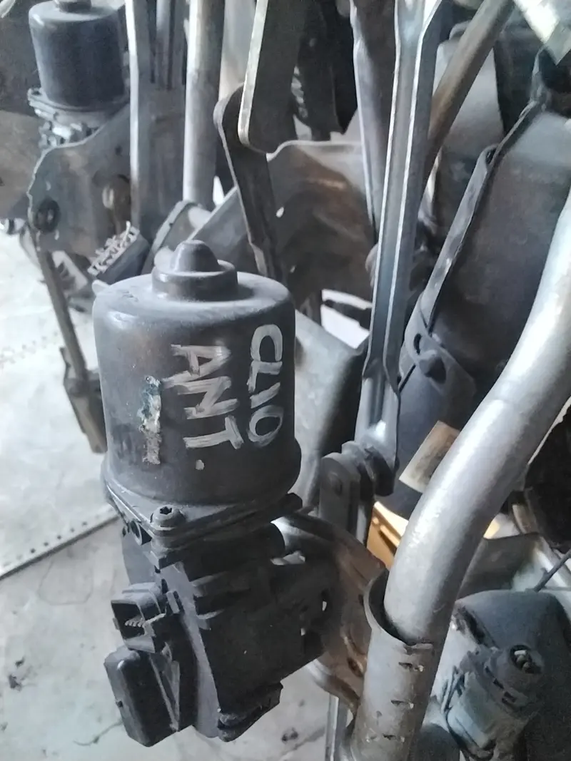 Motorino tergicristallo renault clio