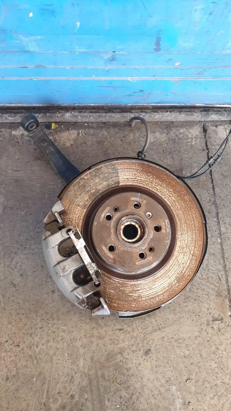 Mozzo ruota anteriore destra passeggero MERCEDES Classe M 2° Serie A1644210412 Diesel 3000 (05>11)