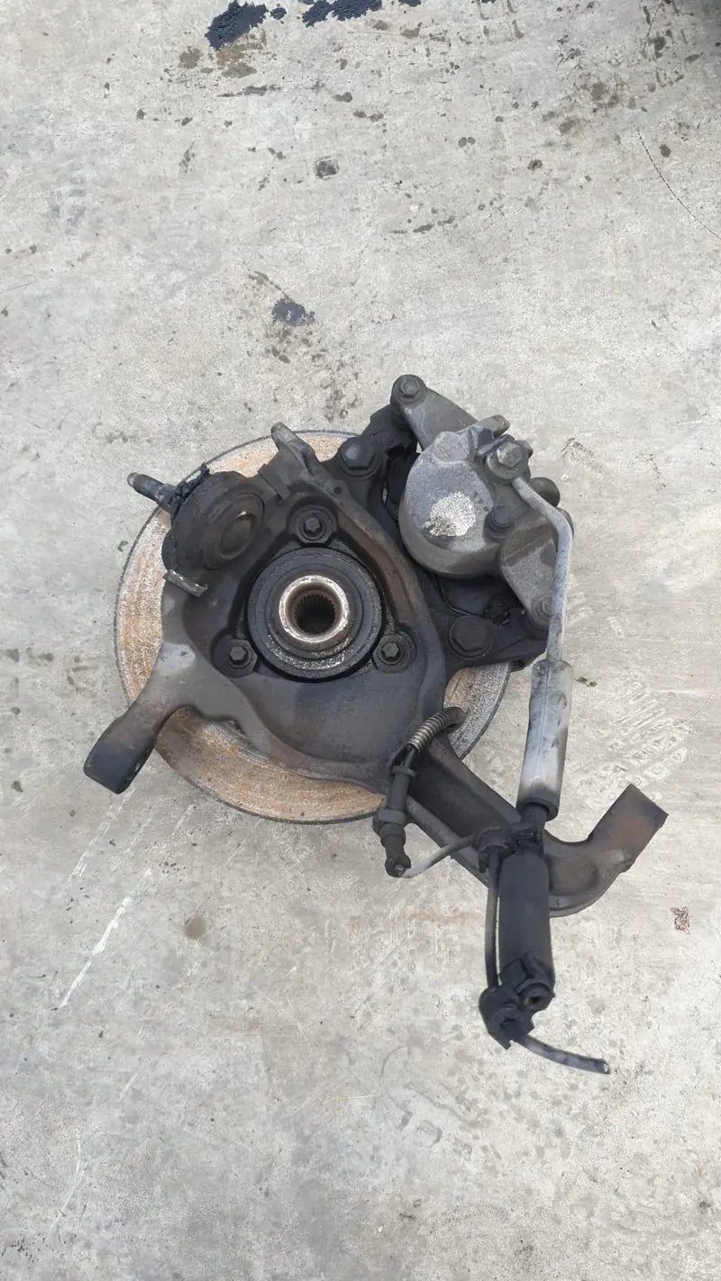 Mozzo ruota anteriore Sinistra guida JEEP Cherokee 3° Serie Diesel 2500 (02>05)