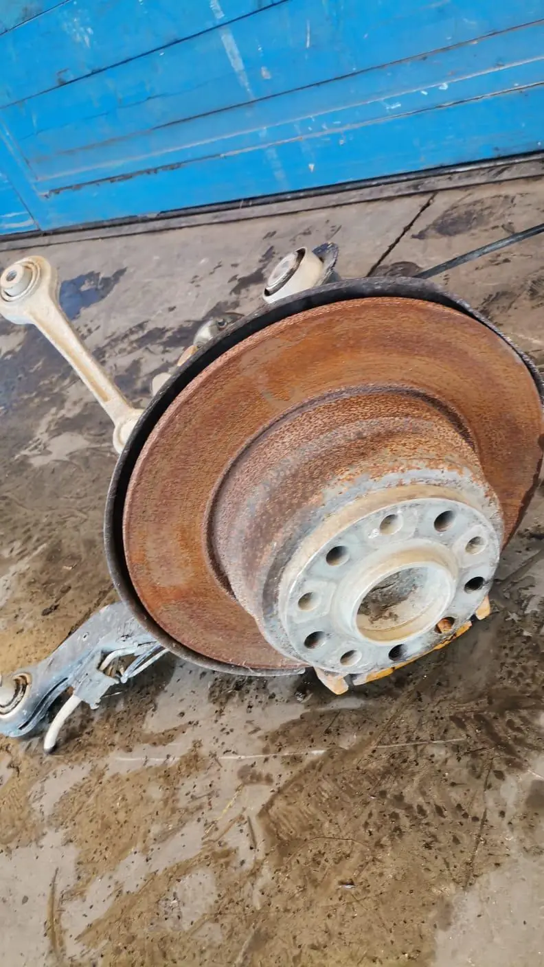 Mozzo Ruota Posteriore Destro BMW X5 Serie (E53) (99>06) Diesel 3000 (99>06)