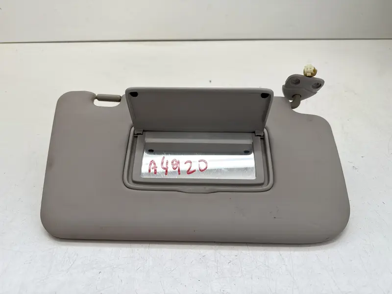 Parasole aletta Lato Passeggero NISSAN X-Trail Serie (T32) (14>18) 964004CC0B 964004CC0B Diesel 2.0 (14>18)