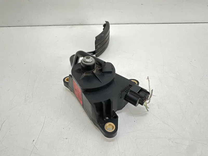Pedale acceleratore RENAULT Clio Serie (08>15) 8200297335 8200297335 Diesel 1.5 (08>15)