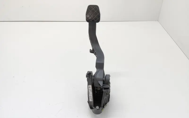 Pedale frizione AUDI A1 Serie (8X1) (10>14) 6R1721321B 6R1721059AB Diesel 1.6 (10>14)