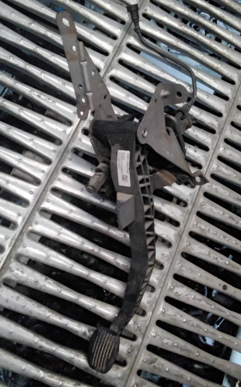 Pedale frizione ford focus codice AV617B633BD