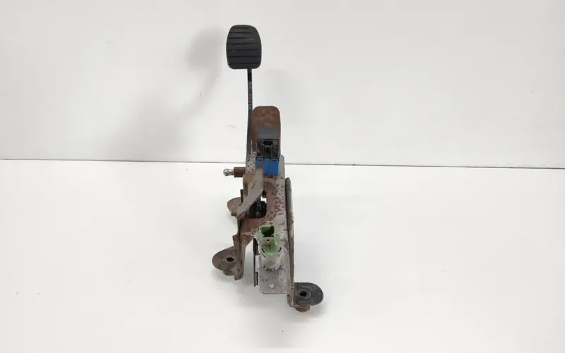 Pedale frizione RENAULT Clio Serie IV (12>19) 465033591R 01121630 Diesel 1.5 (12>19)