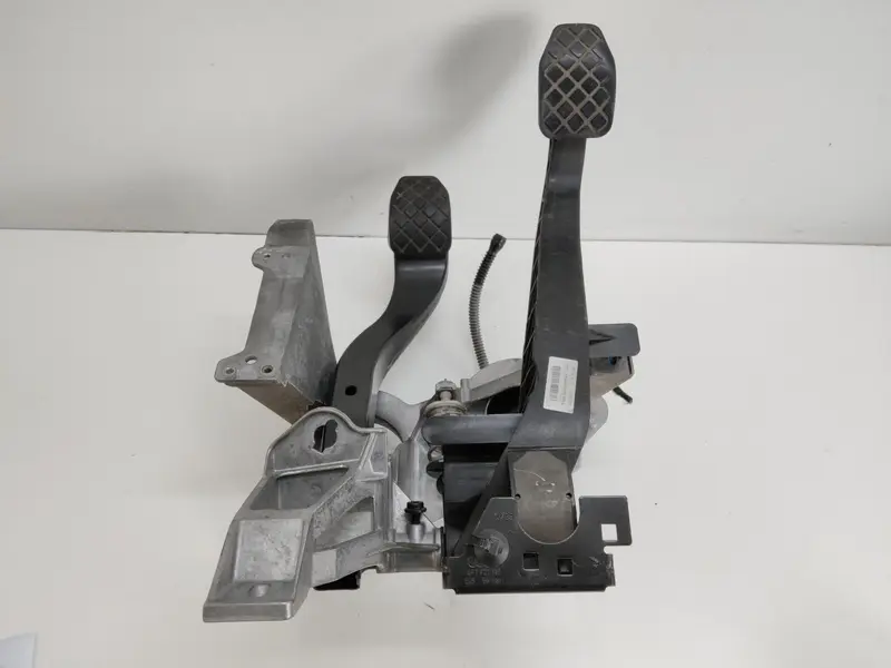 Pedaliera Freno + frizione AUDI A6 Berlina Serie C4 (4A2) (94>97) 4F0887410B Diesel 2000 (94>97)