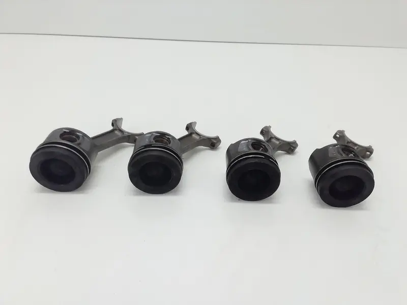 Pistone motore RENAULT Clio Serie IV (12>19) 120A18001R 120A18001R Diesel 1500 (12>19)