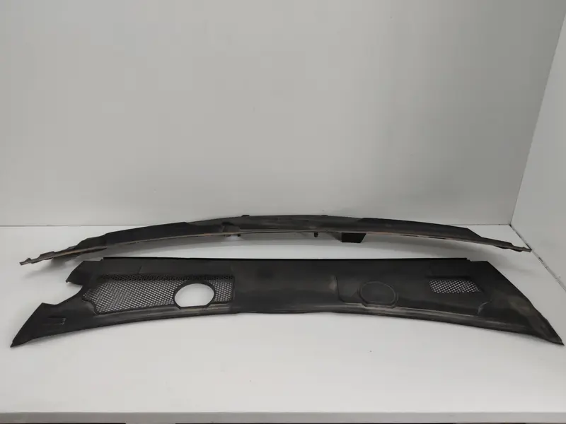 Plastiche profilo esterno sotto parabrezza AUDI A6 Berlina Serie C4 (4A2) (94>97) 4F1819403 Diesel 2000 (94>97)