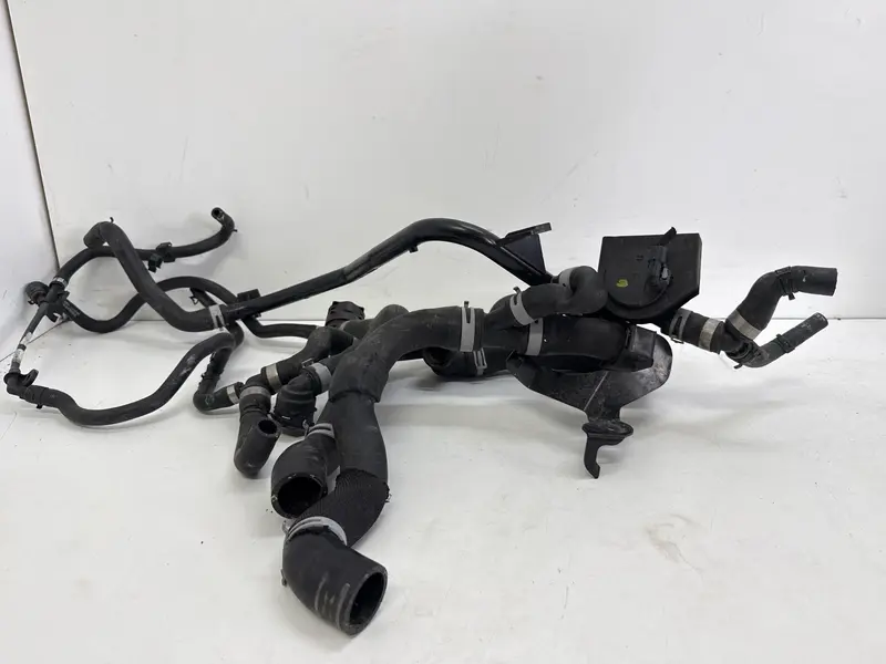 Pompa acqua AUDI A3 Sportback (8YA) (19>) 5Q0965567N Benzina