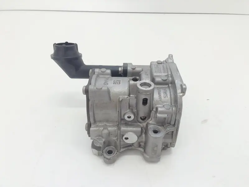 Pompa Olio VOLKSWAGEN Golf 7 Berlina (12>) 04L145208K Diesel 1600