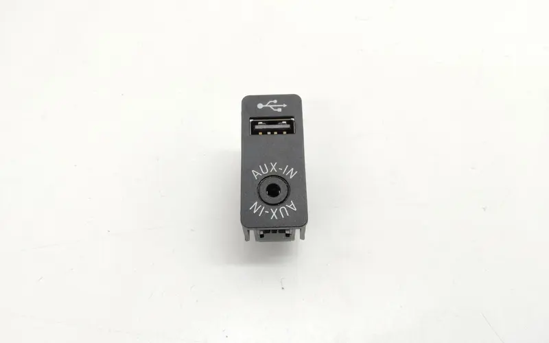Presa AUX/USB BMW Serie 4 Gran Coupè (F36) 9229246 Diesel 2.0