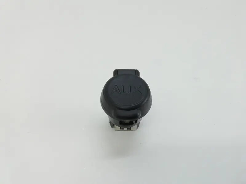 Presa AUX/USB CITROEN C5 Station Wagon (08>18) 96647952XT Diesel 2700 (08>18)