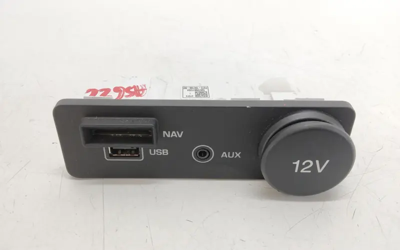 Presa AUX/USB JAGUAR XE Serie (X760) (15>) FK7219C166BD Diesel 2.0
