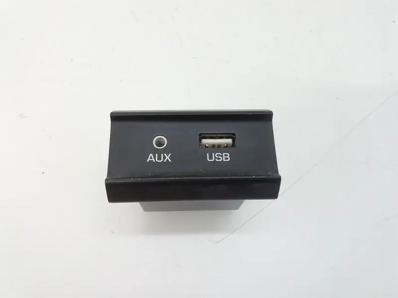 Presa AUX/USB KIA Picanto Serie (17>) 96120-G6000 Benzina 1000 (17>23)