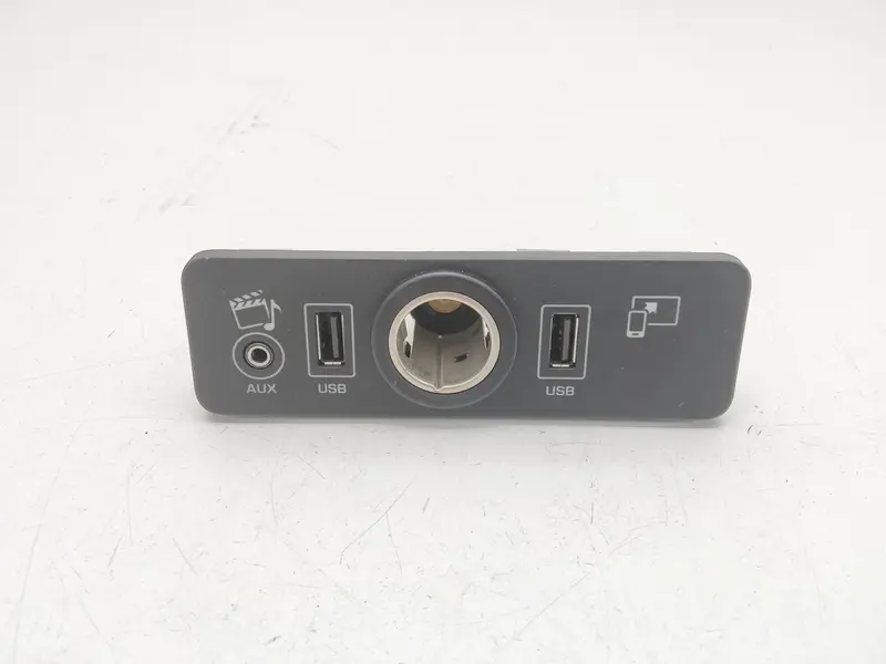 Presa AUX/USB LAND ROVER Range Rover Evoque 1° Serie CPLA-19C166-AC Diesel 2.2