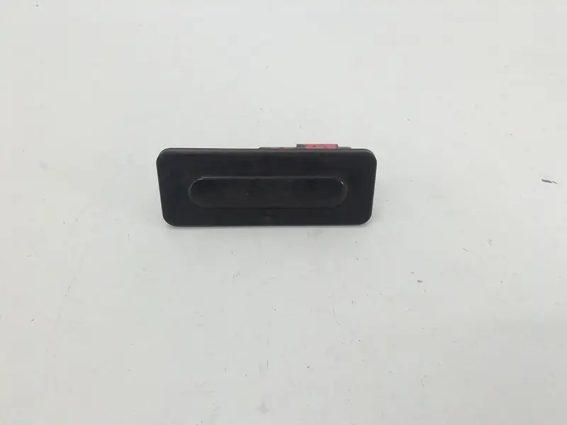 Pulsante apertura portellone posteriore CITROEN C4 Cactus 95835102 Diesel 1600 (14>18)