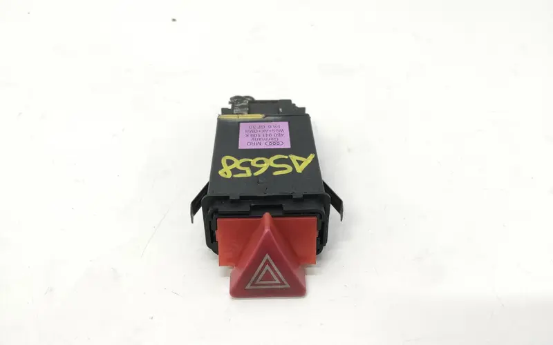 Pulsante luci di emergenza AUDI A6 Avant Serie C5 (4B5) (97>04) 4B0941509K Diesel 2.5 (97>04)