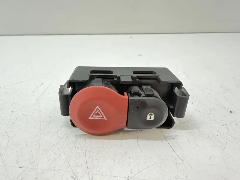 Pulsante luci di emergenza RENAULT Clio Serie (08>15) 252103766R 8200214896 Diesel 1.5 (08>15)