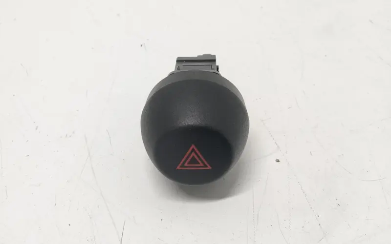 Pulsante luci di emergenza TOYOTA Rav4 4° Serie 8433242020 15B060 Diesel 2.2 (05>09)