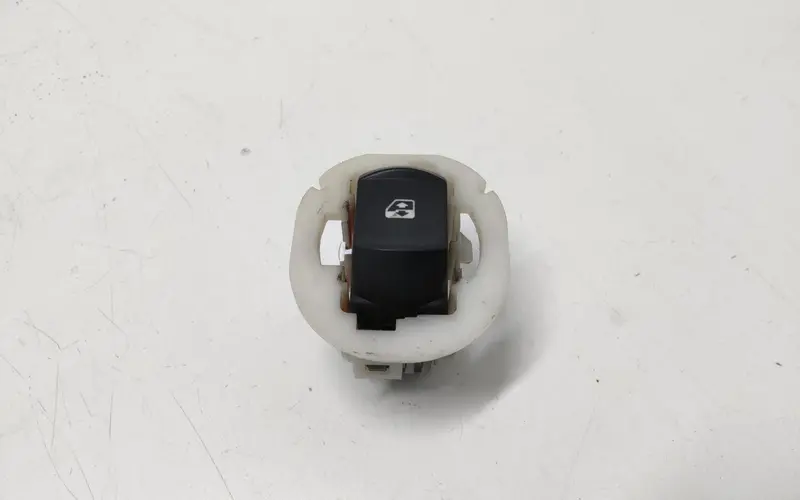 Pulsantiera Anteriore Destra RENAULT Megane ll Serie (06>08) 8200174306 156018100 Diesel 1.5 (06>08)