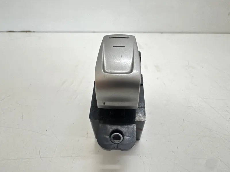Pulsantiera Anteriore Destra SSANGYONG XLV Serie (16>) 8585035000 Diesel 1.6