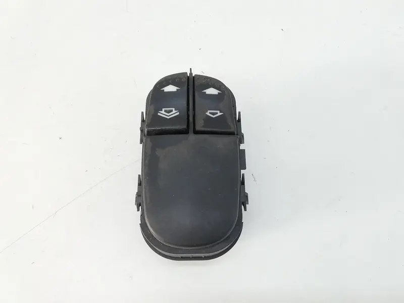 Pulsantiera anteriore sinistra Guida FORD Focus Berlina 1° Serie 03162302 Benzina (98>01)