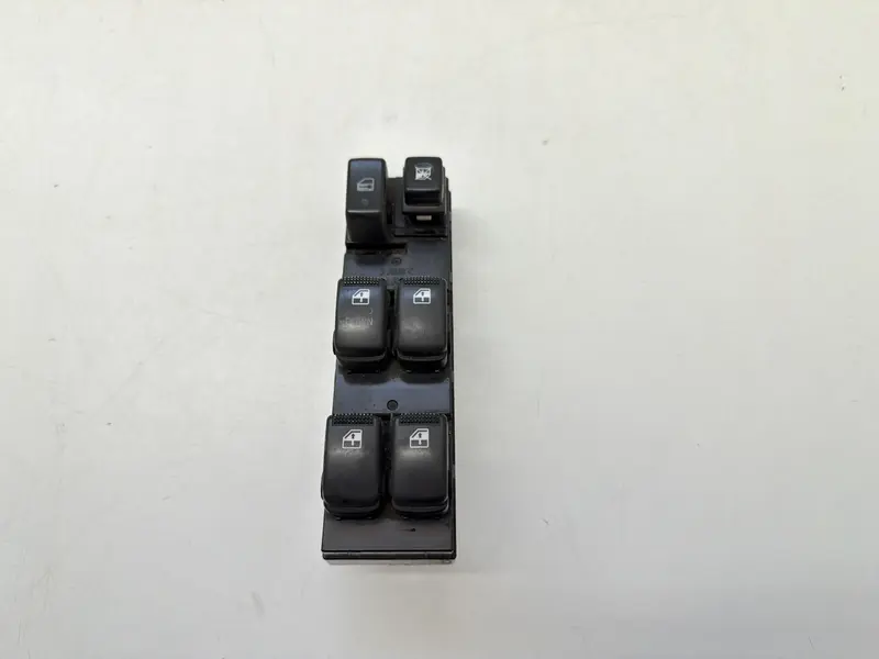 Pulsantiera Anteriore Sinistra HYUNDAI Tucson Serie (04>09) 935702E200DD Diesel 2.0 (04>09)