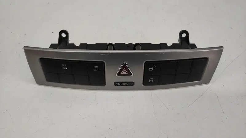 Pulsantiera Centrale MERCEDES Classe C Sport Coupé W203 (00>08) 2038702610 Diesel 2200 (00>08)