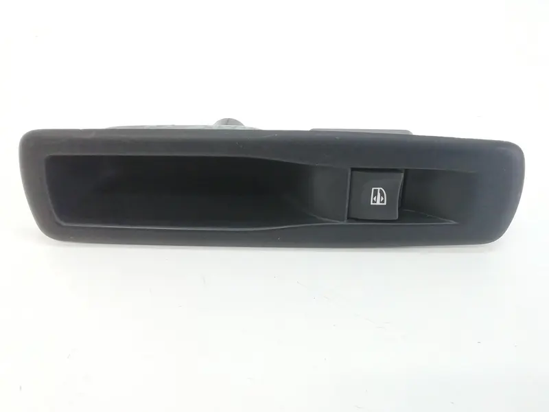 Pulsantiera Posteriore Sinistra RENAULT Megane III (08>16) 829500004R Diesel (08>16)