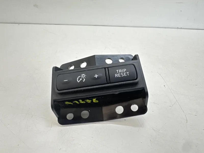 Regolatore intensità luminosa NISSAN X-Trail Serie (T32) (14>18) C71211 Diesel 2.0 (14>18)
