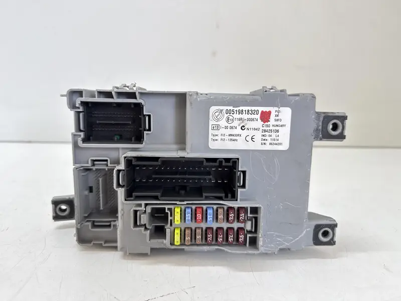 Scatola porta fusibili FIAT 500 Cabrio Serie (15>) 00519818320 00519818320 Benzina