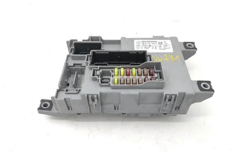 Scatola porta fusibili FIAT Grande Punto 2° Serie 00518265050 Diesel 1.3 (08>10)