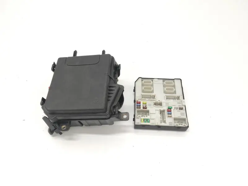 Scatola porta fusibili RENAULT Grand Scenic Serie (11>) 284B61770R Diesel 1.6 (09>16)