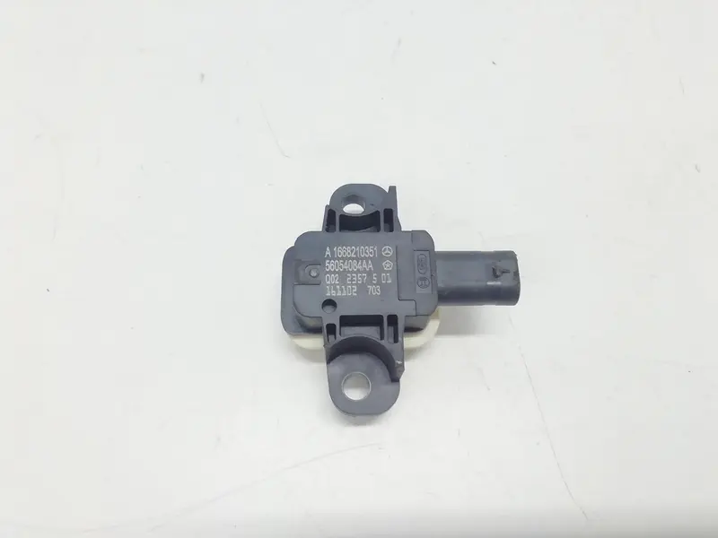 Sensore Airbag MERCEDES Classe A Serie (W176) (12>18) A1668210351 Diesel 2000 (12>18)