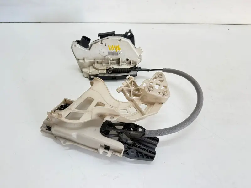 Serratura Anteriore Destra VOLKSWAGEN Tiguan 1° Serie 5N1837016C Diesel 2.0 (07>11)