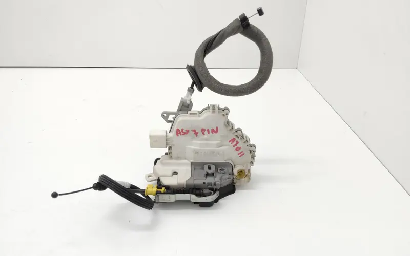 Serratura Anteriore Sinistra AUDI A6 Avant Serie C7 (4G5) (11>) 8J1837015E 8J1837015C Diesel 3.0 (11>18)