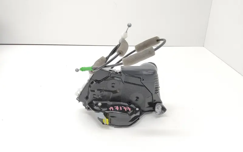 Serratura Anteriore Sinistra TOYOTA Yaris Cross Serie (20>) 69040K0040 M73-11460-M6 Benzina